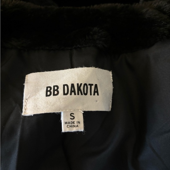 Lovely Faux Fur 3/4 coat by BB Dakota - Picture 4 of 4